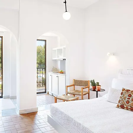 Oliva Aparthotel 3*